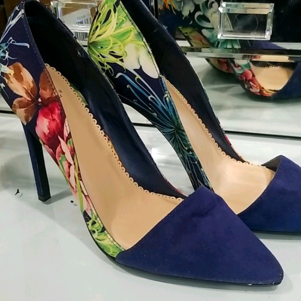 Women's shoes